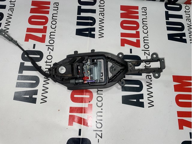 Запор кабины LJ6BS219A65BF FORD