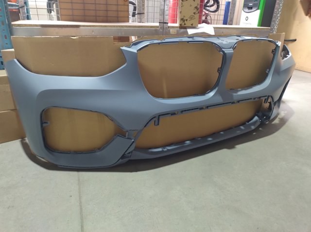 Бампер на авто 51117484781 BMW
