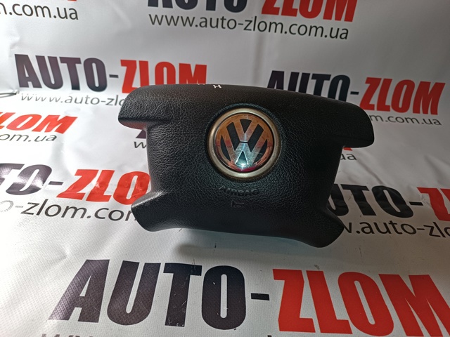 Подушка AIRBAG водительская 2K0880201A VAG