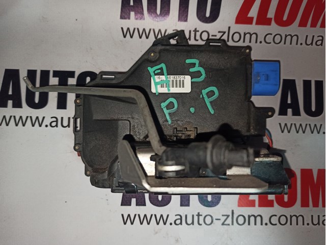 Замок передней пассажирской двери Audi A8 D3