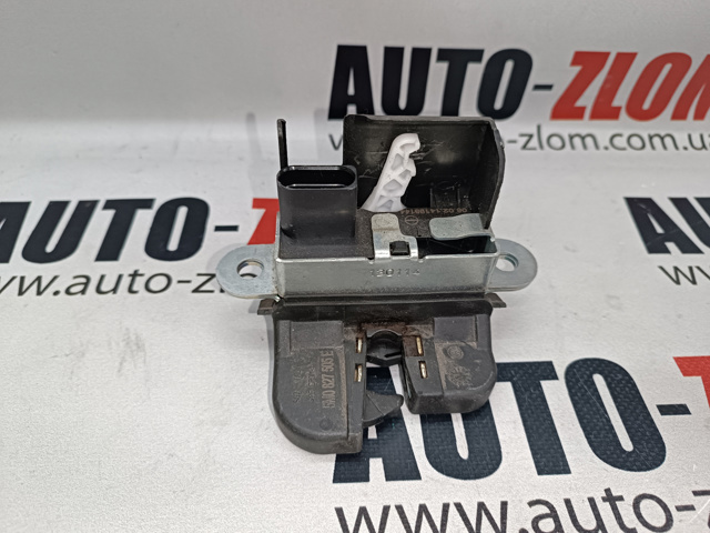 Замок пятой двери 5M0827505E VAG