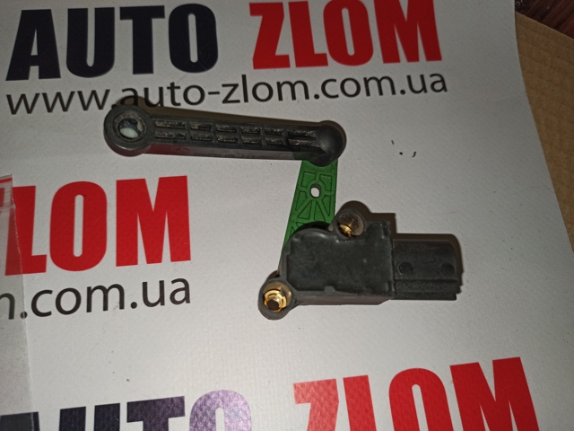 Датчик уровня положения кузова, передний левый 5Q0907503 VAG