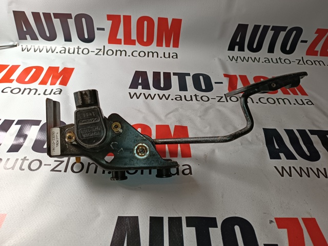 Педаль акселератора 7801033010 TOYOTA