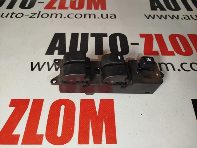 Кнопки переднего левого стекло подъемника 8608A098 MITSUBISHI