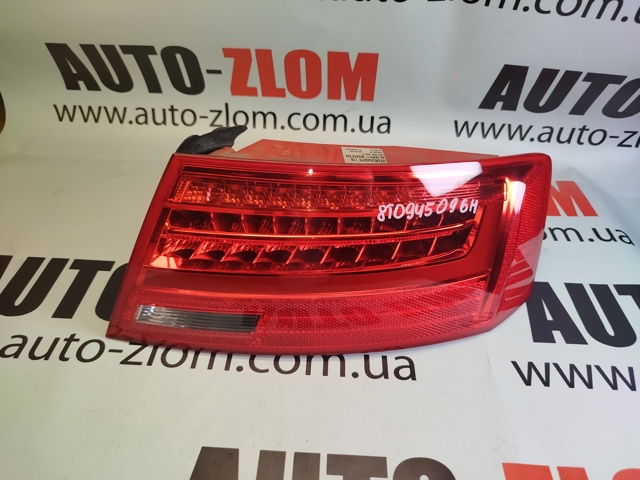 Фара задняя правая внешняя 8T0945096H VAG