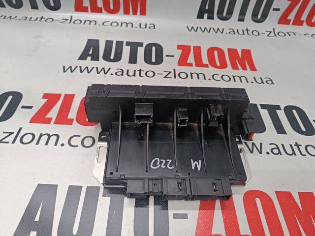 Блок предохранителей и реле A0285459832 MERCEDES