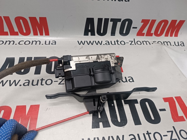 Замок задней двери A2117400235 MERCEDES