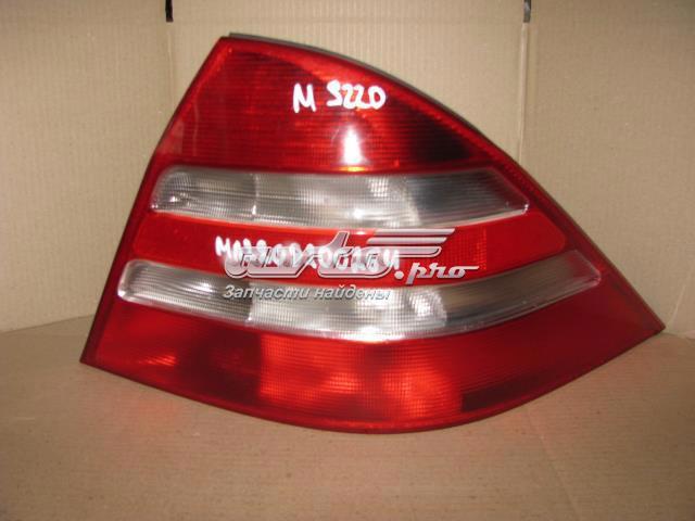 Задняя правая фара A2208200264 MERCEDES
