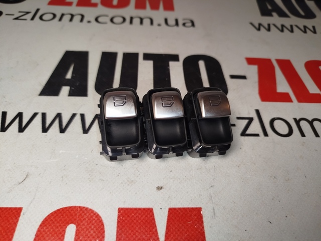 Кнопка подъемника переднего правого стекла A2229052203 MERCEDES