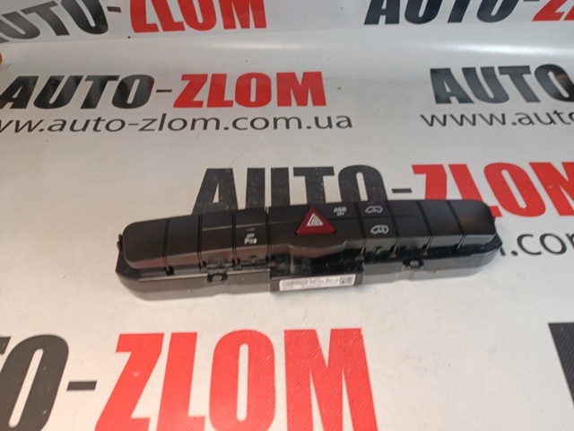 Блок кнопок центральной консоли A9068702110 MERCEDES