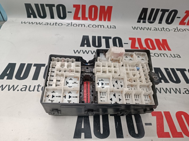 Монтажный блок AV6T14A067AD FORD