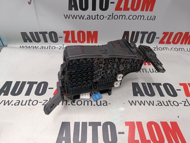 Корпус блока предохранителей KD4566767 MAZDA