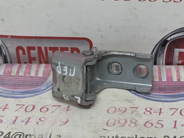 Петля передней двери левая 9035CC PEUGEOT