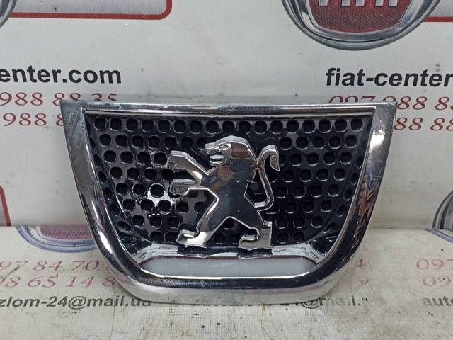Эмблема переднего бампера 9685973077 PEUGEOT