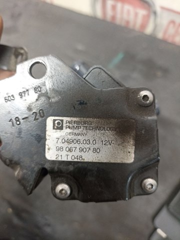 Дополнительная электро помпа 9806790780 PEUGEOT