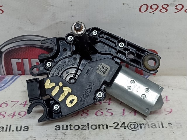 Мотор стеклоочистителя заднего стекла A4479061900 MERCEDES