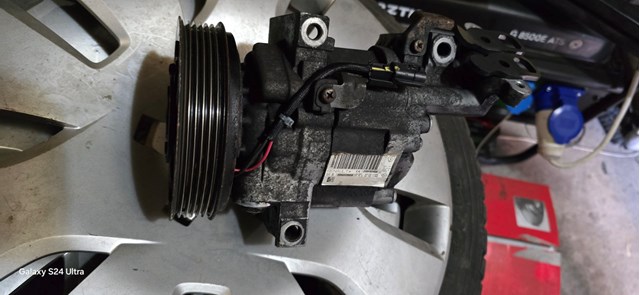 Компрессор климатической установки 926009154R RENAULT