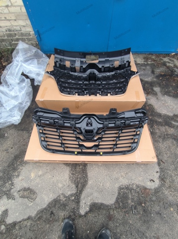 RENAULT 623109004R Решетка радиатора в наличии Запорожье