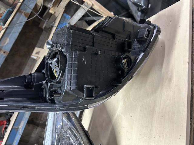 HYUNDAI 92101A2220 Левая фара в наличии Тернополь