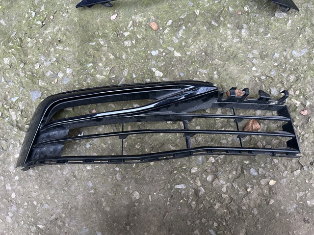 51117385278 BMW Решетка бампера переднего правая купить в Одесса