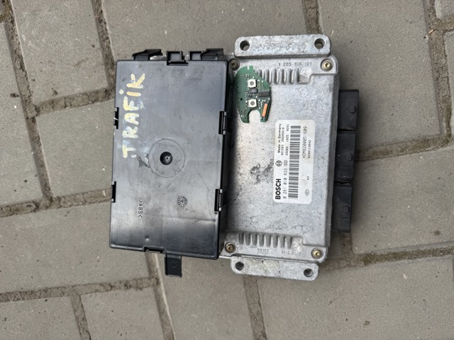 Модуль управления двигателем 0281010633 BOSCH