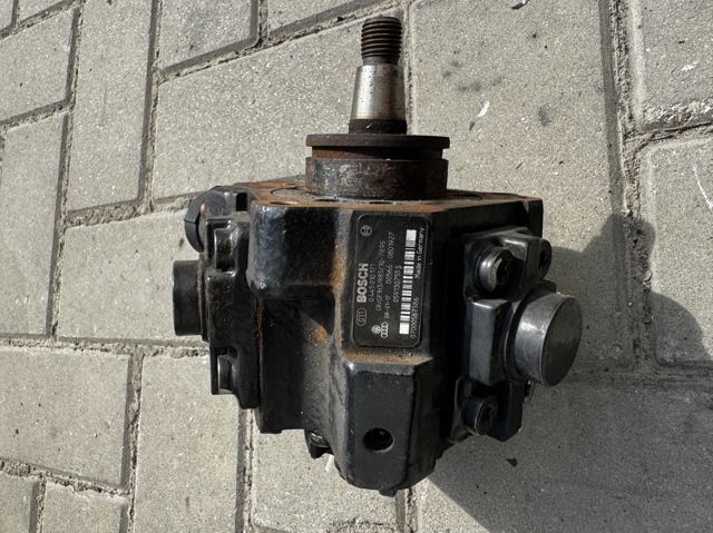 Насос топливный высокого давления (ТНВД) 059130755S VAG
