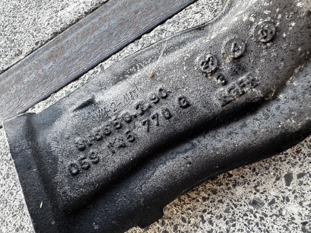 VAG 059145770G Патрубок воздушный, дроссельной заслонки в наличии Ровно