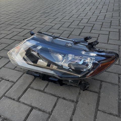 NISSAN 260606FL0A Фара левая в наличии Житомир