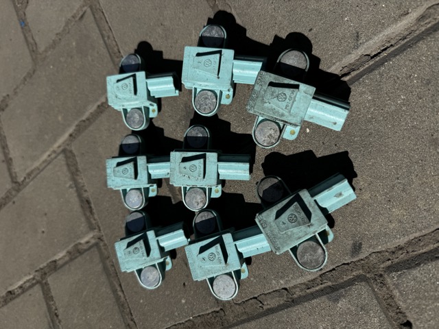 Датчик AIRBAG передний 4F0955557 VAG