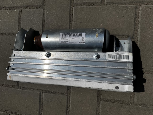 Подушка безопасности (AIRBAG) пассажирская 7H1880200C VAG