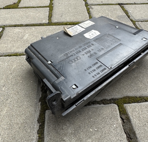 VAG 8D0857951 в наличии Сумы