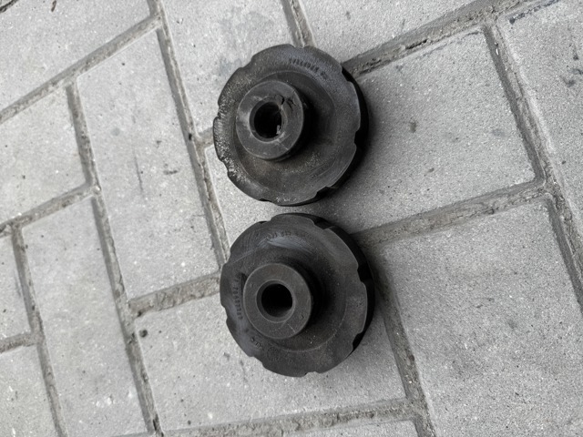 Проставка верняя задней пружины 8E0512149P VAG