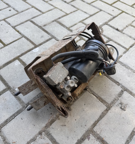 Компрессор пневмоподвески A6383280402 MERCEDES