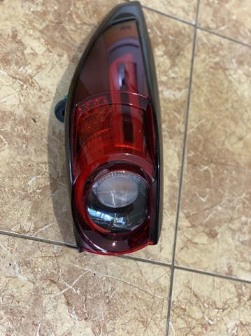 MAZDA KB8B51160E Фонарь задний левый внешний в наличии Одесса