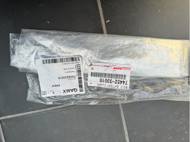 TOYOTA 7445233010 Подставка аккумулятора в наличии Украина