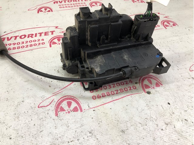RENAULT 8200497719 Замок двери боковой сдвижной правой в наличии Днепр