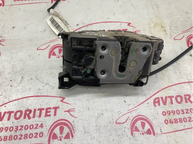 RENAULT 8200497719 Замок двери боковой сдвижной правой в наличии Одесса