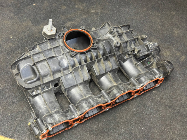 Впускной коллектор 06L133201DM VAG