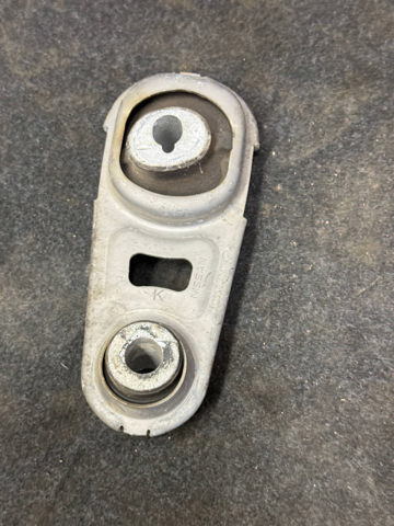 Подушка двигателя 113606LA0A NISSAN