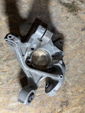 Цапфа поворотная левая 28411AN03A SUBARU
