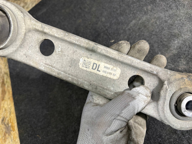 Рычаг передней подвески нижний левый 31126861181 BMW