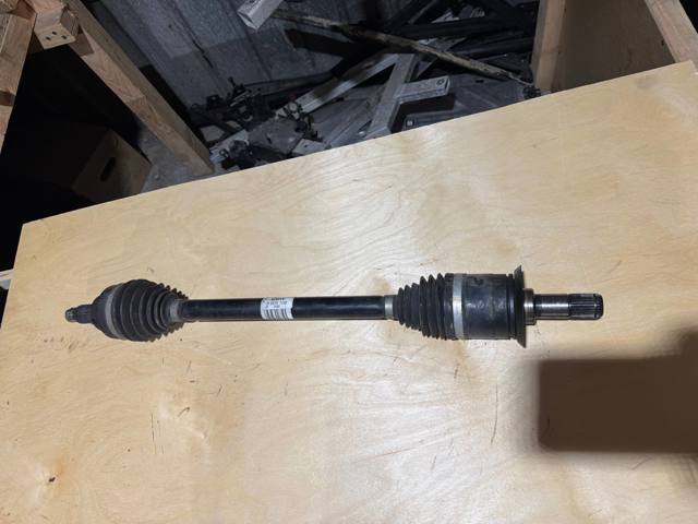 33208603109 BMW Полуось задняя левая купить в Кривой Рог