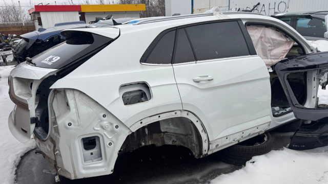 3CM809836 Боковина кузова правая купить Львов