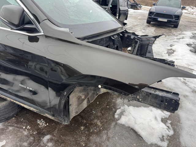 Переднее правое крыло 41007427300 BMW