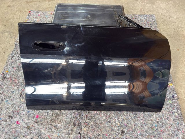 Пассажирская передняя дверь 41009625096 BMW