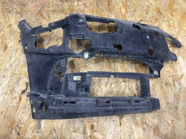 Крепление противотуманки правой 51117357230 BMW