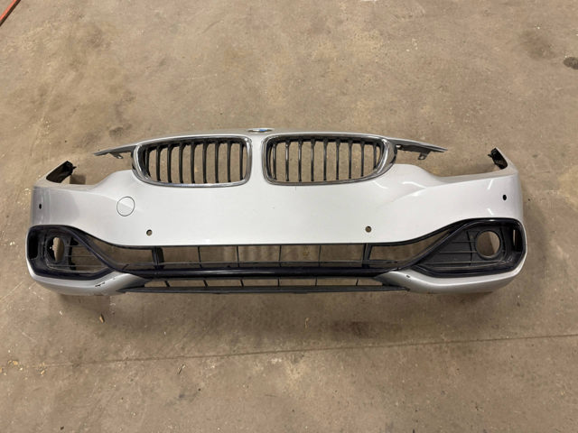 Передний бампер 51117363276 BMW