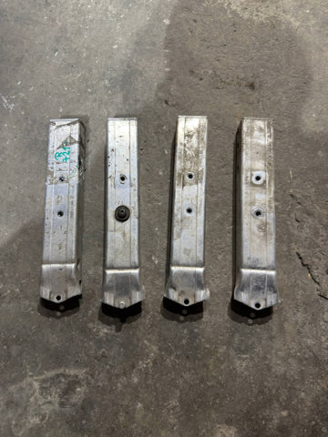 Кронштейн усилителя переднего бампера 51117374789 BMW