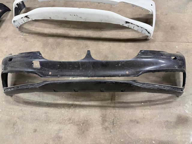 Бампер передний в сборе 51117402815 BMW