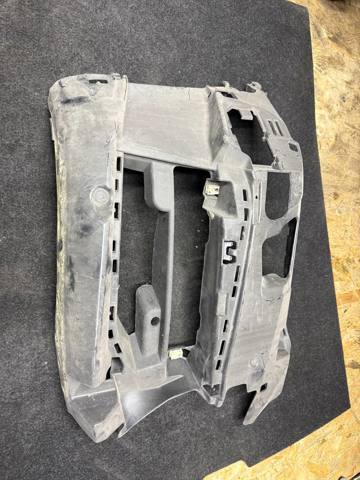 Кронштейн крепления противотуманной фары, правой 51118064968 BMW